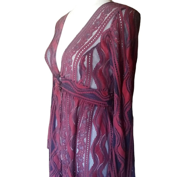 Jealous Tomato Floral Lace Button Closure Cardigan / Cover Up Size Small - Picture 7 of 10